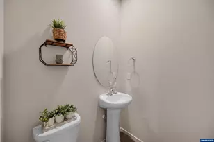 4829 Surveyor Ave NE, Salem, OR 97305 - Photo 22