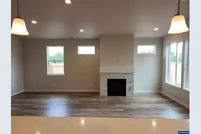 2950 Olympic St, Woodburn, OR 97071 - Photo 6