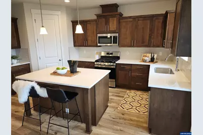 2920 Olympic St, Woodburn, OR 97071 - Photo 6