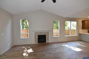 871 Oakleaf Wy, Silverton, OR 97381 - Photo 12