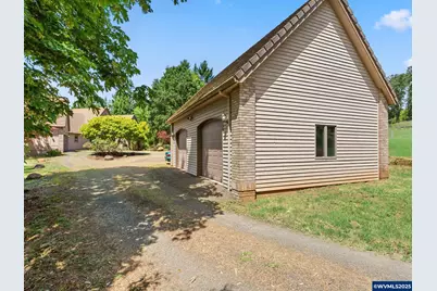 8801 SE Walnut Dr, Amity, OR 97101 - Photo 42