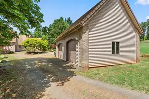 8801 SE Walnut Dr, Amity, OR 97101 - Photo 42