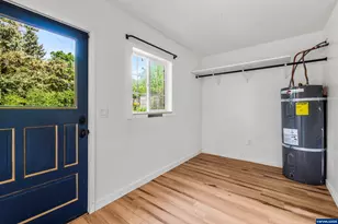 1067 Oak St, Silverton, OR 97381 - Photo 36