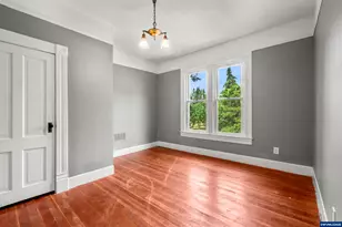 1067 Oak St, Silverton, OR 97381 - Photo 32