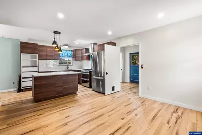 1067 Oak St, Silverton, OR 97381 - Photo 40