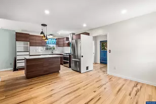 1067 Oak St, Silverton, OR 97381 - Photo 40