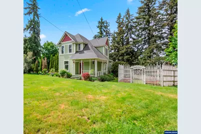 1067 Oak St, Silverton, OR 97381 - Photo 1