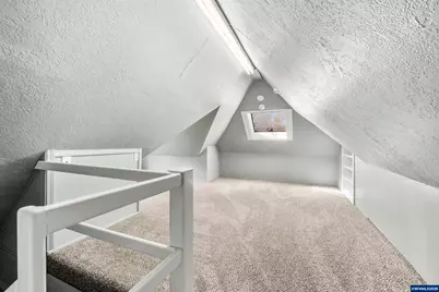 1067 Oak St, Silverton, OR 97381 - Photo 34