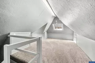 1067 Oak St, Silverton, OR 97381 - Photo 34