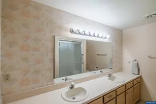 2724 Cedarwood Ct SE, Albany, OR 97322 - Photo 8