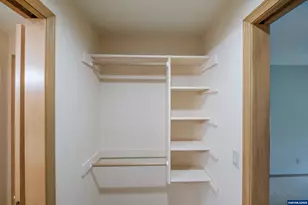 2724 Cedarwood Ct SE, Albany, OR 97322 - Photo 10