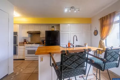 541 SE Oar Av, Lincoln City, OR 97367 - Photo 36