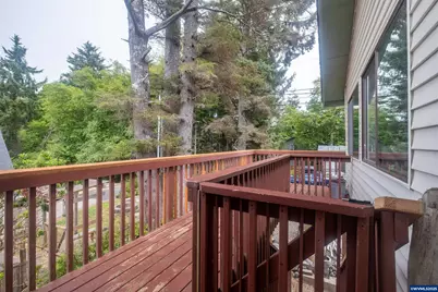 541 SE Oar Av, Lincoln City, OR 97367 - Photo 20