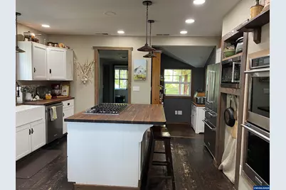 24291 SW Rogers Rd, Sheridan, OR 97378 - Photo 4