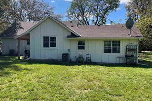 24291 SW Rogers Rd, Sheridan, OR 97378 - Photo 2