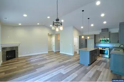 257 NW Douglas (-259) St, Dallas, OR 97338 - Photo 6