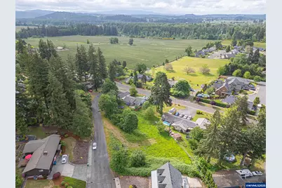 1109 N Scenic View Dr, Stayton, OR 97383 - Photo 2