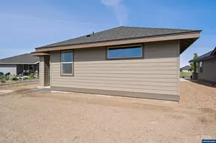 2522 NW Redwood Cir, Redmond, OR 97756 - Photo 4