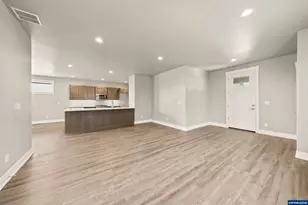 2522 NW Redwood Cir, Redmond, OR 97756 - Photo 10