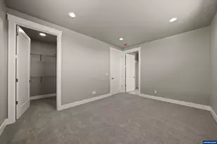 2525 NW Redwood Cir, Redmond, OR 97756 - Photo 20