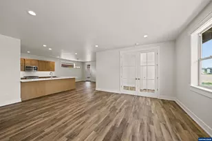 2633 NW Redwood Cir, Redmond, OR 97756 - Photo 10