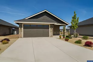 2633 NW Redwood Cir, Redmond, OR 97756 - Photo 1