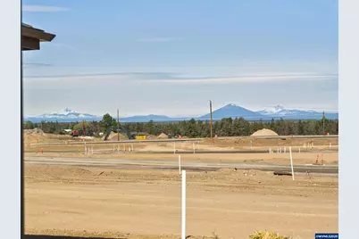 2633 NW Redwood Cir, Redmond, OR 97756 - Photo 8