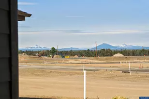 2633 NW Redwood Cir, Redmond, OR 97756 - Photo 8