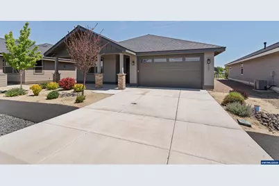 2622 NW Redwood Cir, Redmond, OR 97756 - Photo 2