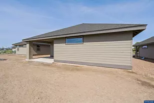 2528 NW Redwood Cir, Redmond, OR 97756 - Photo 4