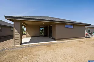 2628 NW Redwood Cir, Redmond, OR 97756 - Photo 6