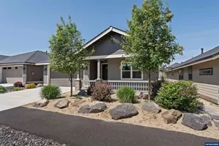 2771 NW 23rd Lp, Redmond, OR 97756 - Photo 1