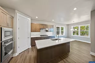 2771 NW 23rd Lp, Redmond, OR 97756 - Photo 16