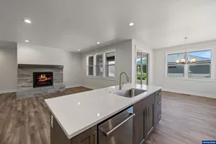 2695 NW 23rd Lp, Redmond, OR 97756 - Photo 20