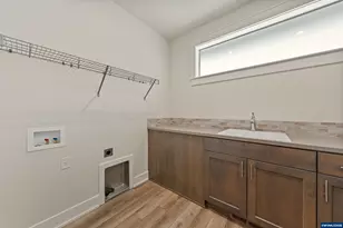 2695 NW 23rd Lp, Redmond, OR 97756 - Photo 36