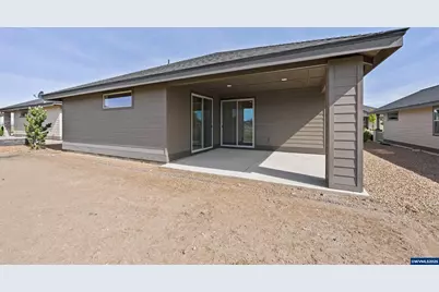 2366 NW Redwood Av, Redmond, OR 97756 - Photo 4