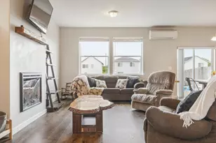 760 S 16th St, Philomath, OR 97370 - Photo 8