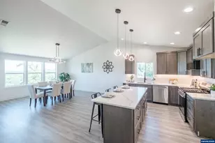 36953 Victory Dr, Lebanon, OR 97355 - Photo 8