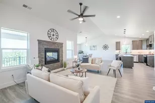 36953 Victory Dr, Lebanon, OR 97355 - Photo 4