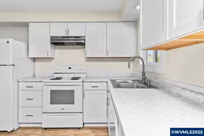 4655 Crown Ct NE, Salem, OR 97301 - Photo 8