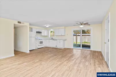 4655 Crown Ct NE, Salem, OR 97301 - Photo 4