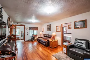 14350 Salt Creek Rd, Dallas, OR 97338 - Photo 12