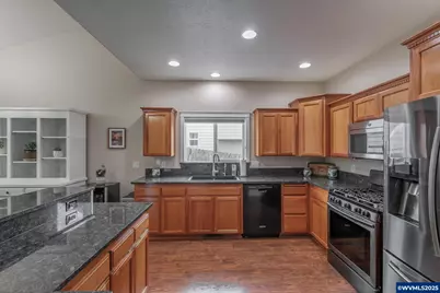 338 NW Foxglove St, Dallas, OR 97338 - Photo 12
