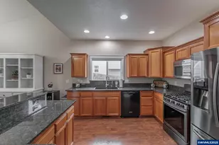 338 NW Foxglove St, Dallas, OR 97338 - Photo 12