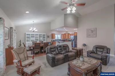 338 NW Foxglove St, Dallas, OR 97338 - Photo 10