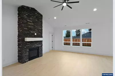 313 NE Clay St, Sublimity, OR 97385 - Photo 10