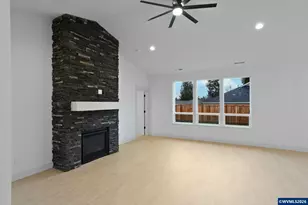 313 NE Clay St, Sublimity, OR 97385 - Photo 10