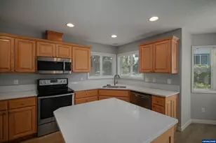 1842 Boulder Ridge Ct NW, Salem, OR 97304 - Photo 14