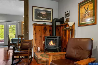 554 S Main St, Jefferson, OR 97352 - Photo 8