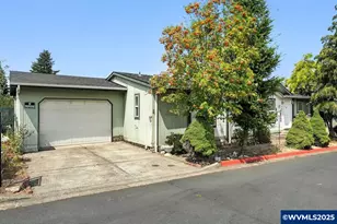 1015 Oak St, Silverton, OR 97381 - Photo 4